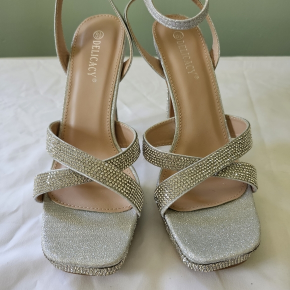Delicacy Bonus-22 Rhinestone Heels Silver Size 8.5 Strappy - Picture 3 of 8